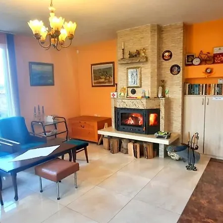 бялата къща калугерица Holiday home