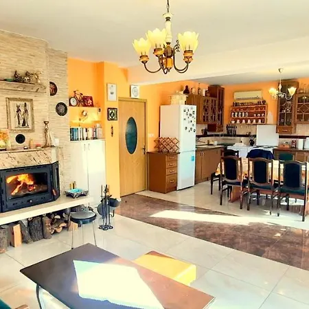 Holiday home бялата къща калугерица